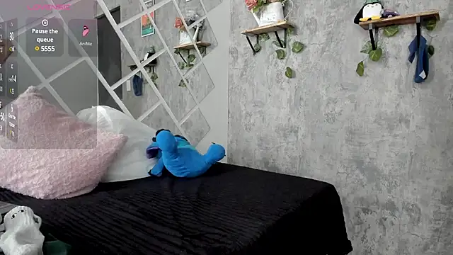 Snapshot of Megan_sophia2 chatting on 03.05.25 Megan sophia2 online show from 03.05.25