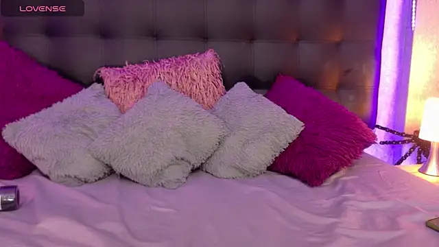 MeleekXXX  online show from 10.31.25