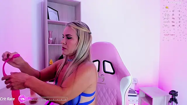 Evangeline johns online show from 02.25.25