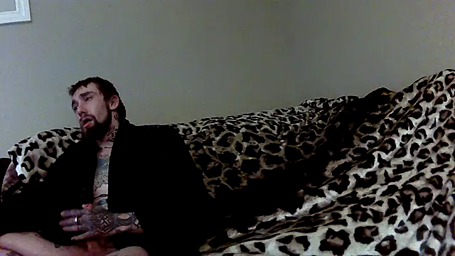 Snapshot of Fuckboy4public chatting on 12.20.24 Fuckboy4public online show from 12.20.24