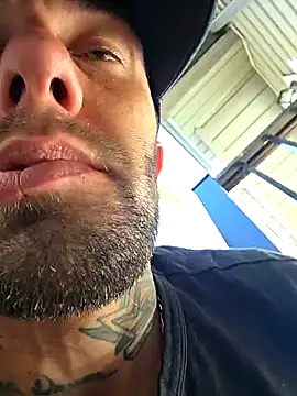 Snapshot of Fuckboy4public chatting on 09.22.25 Fuckboy4public online show from 09.22.25