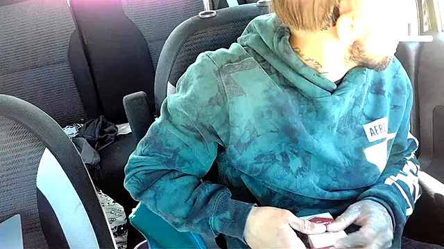 Snapshot of Fuckboy4public chatting on 10.05.25 Fuckboy4public online show from 10.05.25