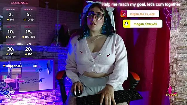 Snapshot of Meg4n_420 chatting on 03.11.25 Meg4n 420 online show from 03.11.25