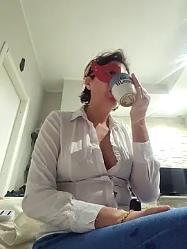 Snapshot of Vagabondainnamorata chatting on 03.28.26 Vagabondainnamorata online show from 03.28.26