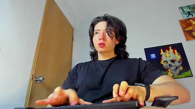 AngelBennet  online show from 10.28.25