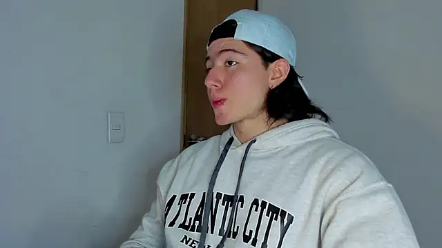 AngelBennet  online show from 11.18.25