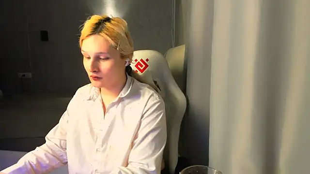 Kleo Godde online show from 11.19.25