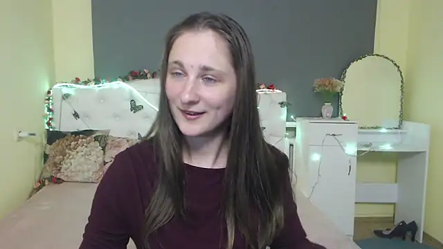 Snapshot of MichelLeee chatting on 04.30.26 MichelLeee online show from 04.30.26