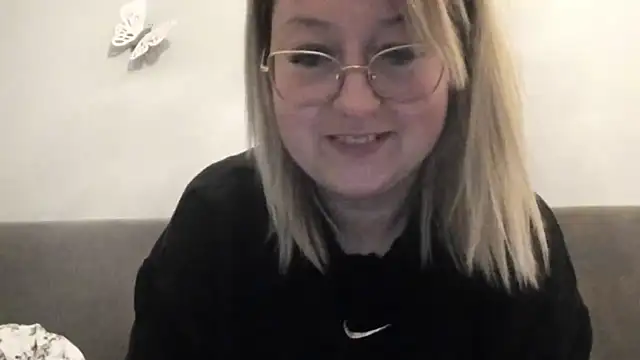 Snapshot of Lillyloo_ chatting on 03.16.25 Lillyloo  online show from 03.16.25