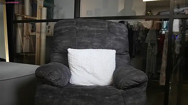 DimitriSullivan  online show from 02.02.25