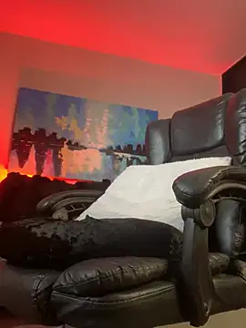 DimitriSullivan  online show from 03.04.25