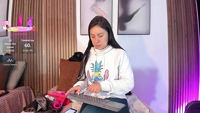 Ella Rousse online show from 11.15.25