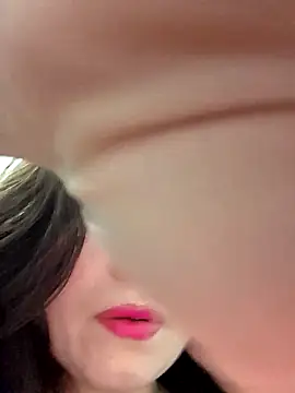 Snapshot of NeredaXxx chatting on 12.20.25 NeredaXxx online show from 12.20.25