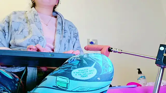 Snapshot of NeredaXxx chatting on 02.14.26 NeredaXxx online show from 02.14.26