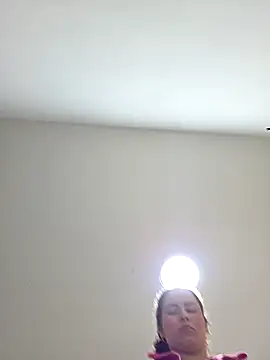 Snapshot of NeredaXxx chatting on 04.14.26 NeredaXxx online show from 04.14.26