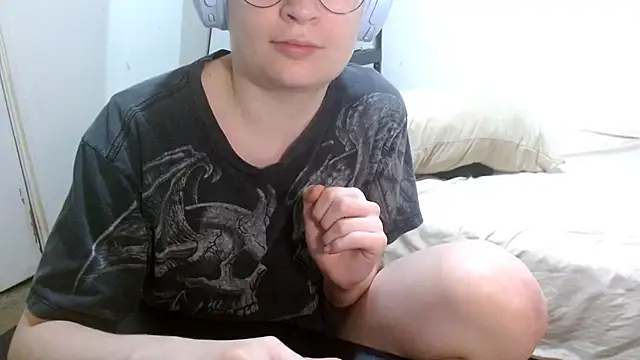Snapshot of livcutebaby chatting on 01.02.25 livcutebaby online show from 01.02.25