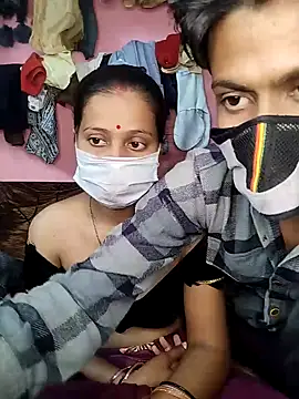 Snapshot of riyagupta5 chatting on 11.17.25 riyagupta5 online show from 11.17.25