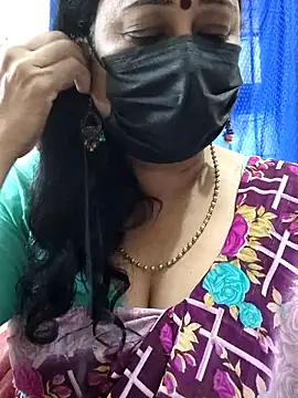 Snapshot of rekha_naier chatting on 11.24.25 rekha naier online show from 11.24.25