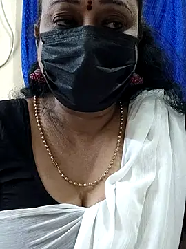 Snapshot of rekha_naier chatting on 11.25.25 rekha naier online show from 11.25.25