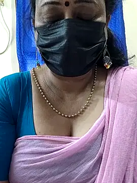 Snapshot of rekha_naier chatting on 11.28.25 rekha naier online show from 11.28.25