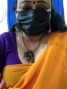 Snapshot of rekha_naier chatting on 11.30.25 rekha naier online show from 11.30.25