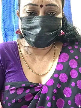 Snapshot of rekha_naier chatting on 12.05.25 rekha naier online show from 12.05.25