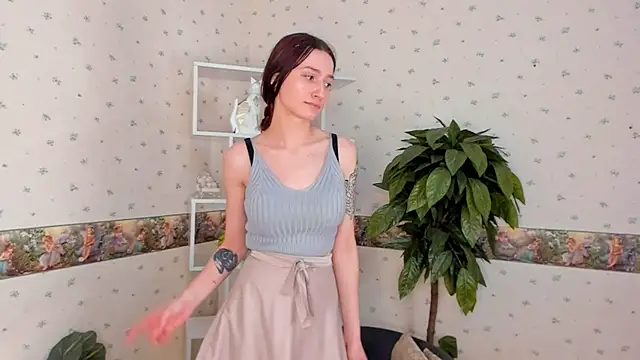 Snapshot of DarlineFrake chatting on 12.09.24 DarlineFrake online show from 12.09.24