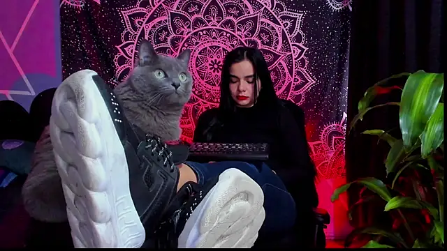 Snapshot of thakytona chatting on 04.26.26 thakytona online show from 04.26.26