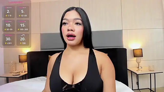 Snapshot of AllissonJames chatting on 02.25.25 AllissonJames online show from 02.25.25