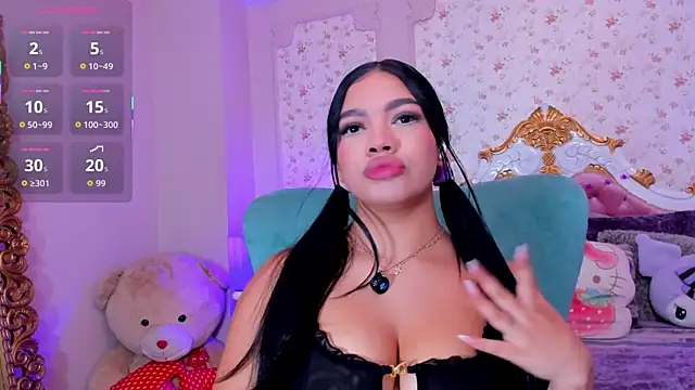 Snapshot of AllissonJames chatting on 10.17.25 AllissonJames online show from 10.17.25