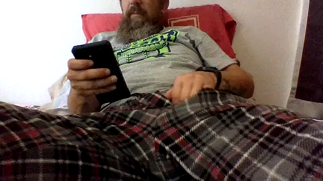 Snapshot of Huskers2020 chatting on 10.31.25 Huskers2020 online show from 10.31.25