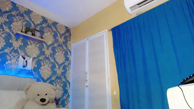 nicoledollts online show from 11.17.25