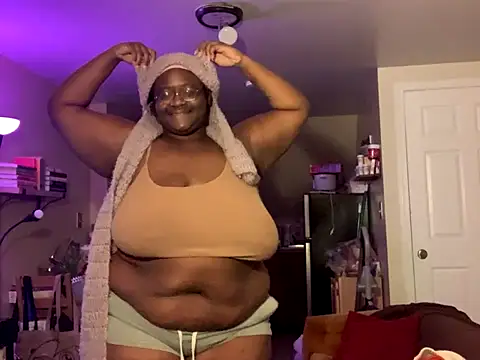 BigKittyRaven online show from 12.08.24