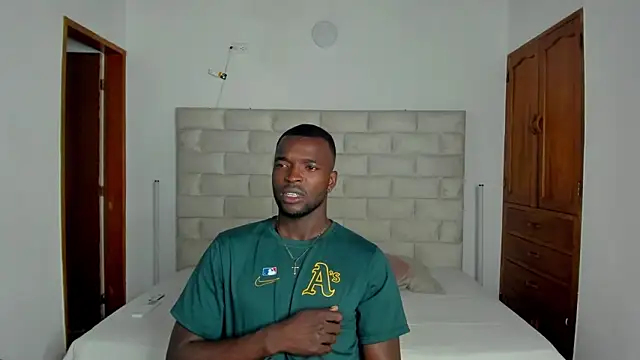 Snapshot of Dylan_Taylor chatting on 02.09.26 Dylan Taylor online show from 02.09.26