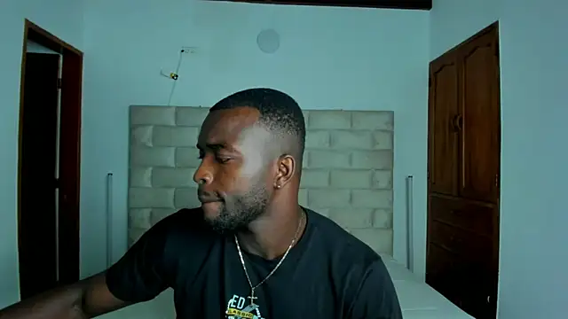 Snapshot of Dylan_Taylor chatting on 02.10.26 Dylan Taylor online show from 02.10.26