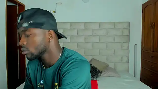 Snapshot of Dylan_Taylor chatting on 02.11.26 Dylan Taylor online show from 02.11.26