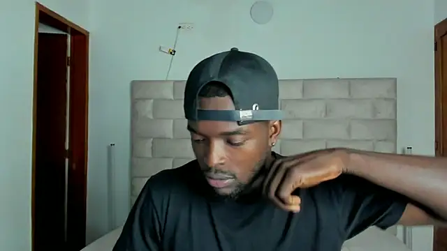 Snapshot of Dylan_Taylor chatting on 02.14.26 Dylan Taylor online show from 02.14.26