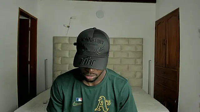 Snapshot of Dylan_Taylor chatting on 02.15.26 Dylan Taylor online show from 02.15.26