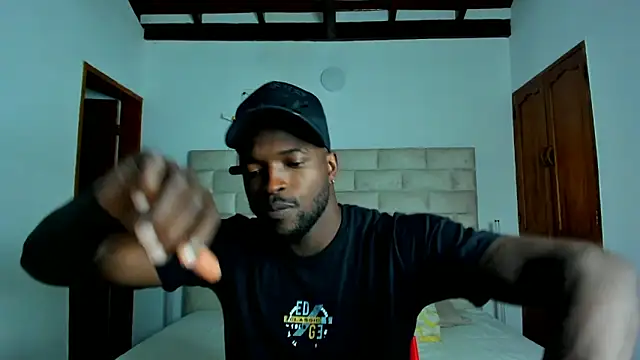 Snapshot of Dylan_Taylor chatting on 02.18.26 Dylan Taylor online show from 02.18.26