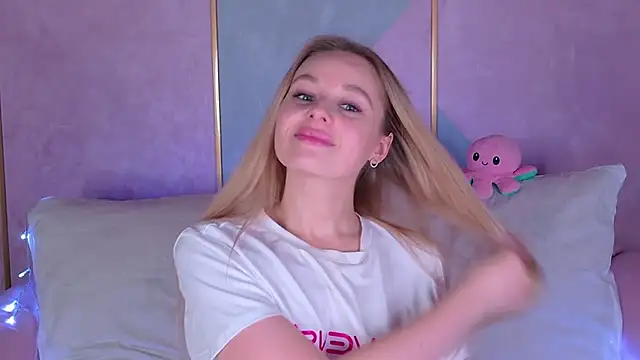 BeatriceEsmont online show from 01.14.25