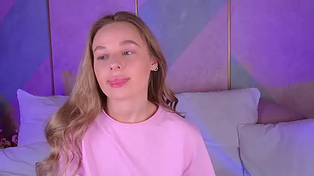 BeatriceEsmont online show from 03.19.25