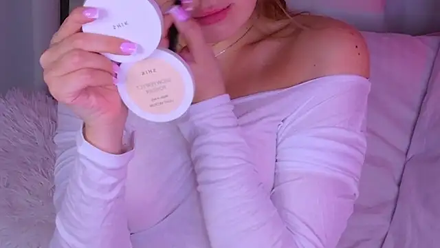 BeatriceEsmont online show from 11.15.25