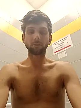 Snapshot of dariodario chatting on 02.05.25 dariodario online show from 02.05.25