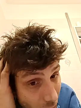 Snapshot of dariodario chatting on 02.14.25 dariodario online show from 02.14.25