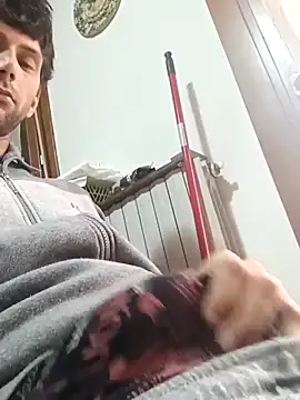 Snapshot of dariodario chatting on 02.18.25 dariodario online show from 02.18.25