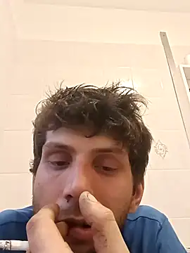 Snapshot of dariodario chatting on 03.11.25 dariodario online show from 03.11.25