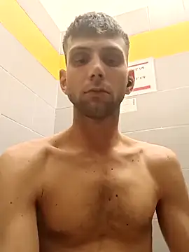 Snapshot of dariodario chatting on 03.18.25 dariodario online show from 03.18.25