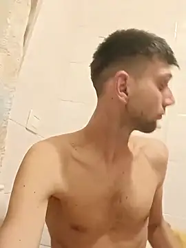 Snapshot of dariodario chatting on 03.18.25 dariodario online show from 03.18.25