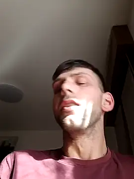 Snapshot of dariodario chatting on 03.20.25 dariodario online show from 03.20.25