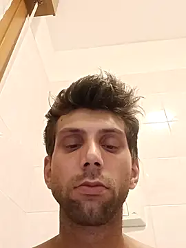 Snapshot of dariodario chatting on 09.08.25 dariodario online show from 09.08.25